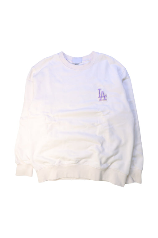A White Crewneck Sweatshirts from MLB in size 14Y for girl. (Front View)