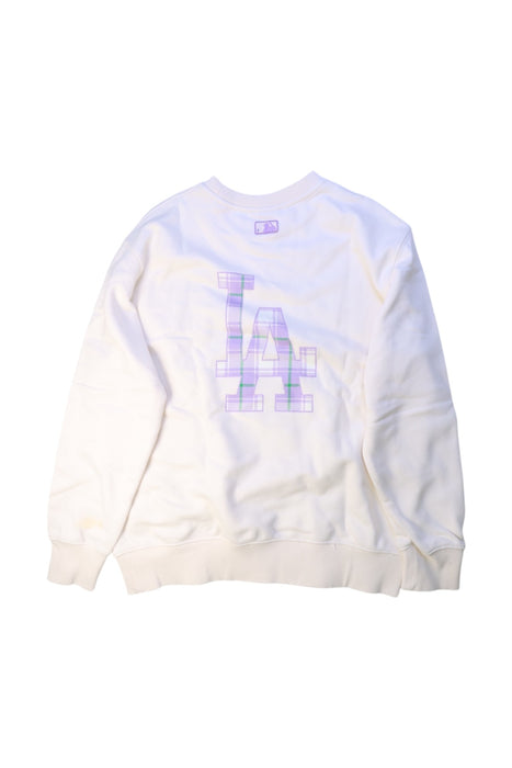 A White Crewneck Sweatshirts from MLB in size 14Y for girl. (Back View)