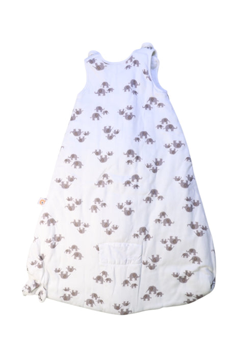 A White Sleepsacs from Ergobaby in size 6-12M for neutral. (Back View)