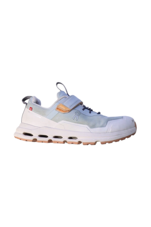 A Grey Sneakers from On in size 6T for neutral. (Front View)