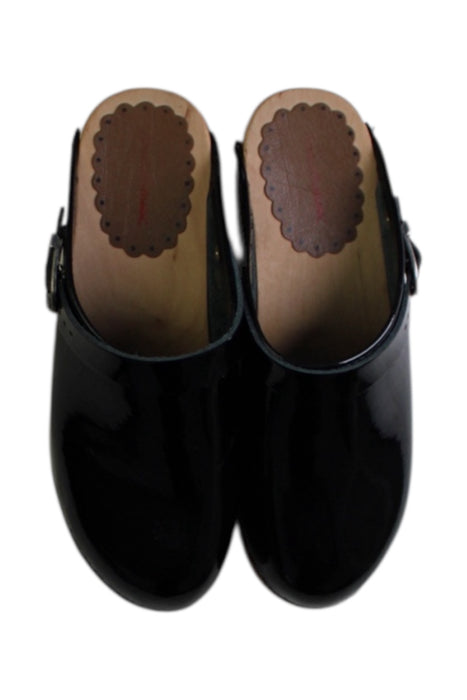 A Black Booties from Hanna Andersson in size 11Y for girl. (Back View)