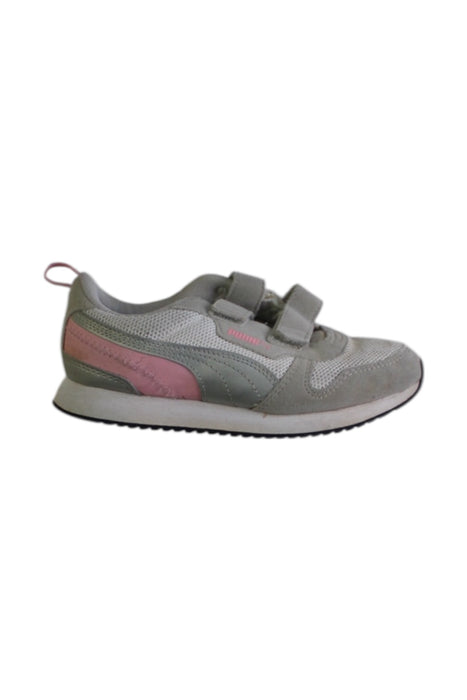 A Grey Sneakers from Puma in size 7Y for girl. (Front View)
