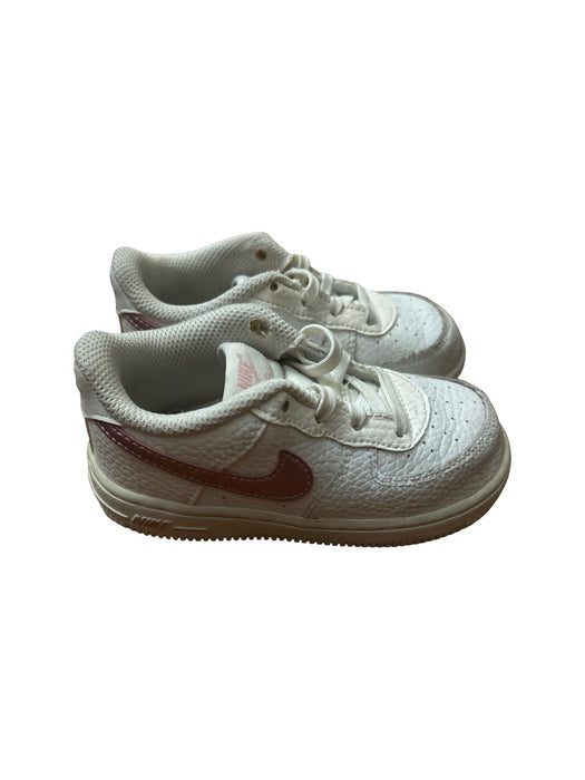 A White Sneakers from Nike in size 3T for neutral. (Back View)