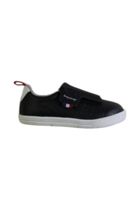 A Black Sneakers from Le Coq Sportif in size 18-24M for boy. (Front View)