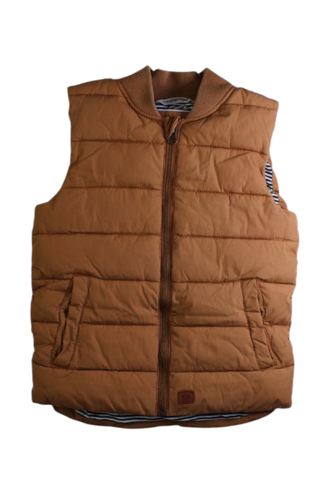 A Brown Puffer/Quilted Jackets from Country Road in size 6T for boy. (Front View)