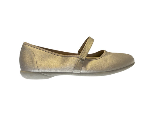 A Silver Flats from Rin in size 7Y for girl. (Front View)
