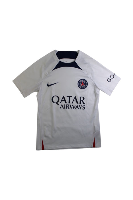 A White Active Tops from Nike in size 10Y for boy. (Front View)
