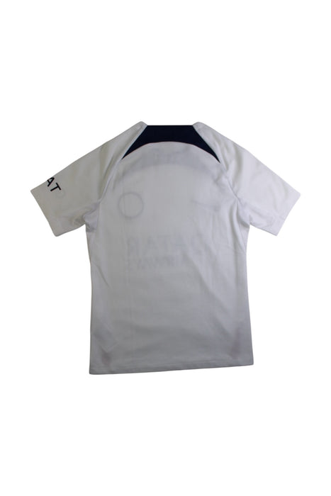 A White Active Tops from Nike in size 10Y for boy. (Back View)