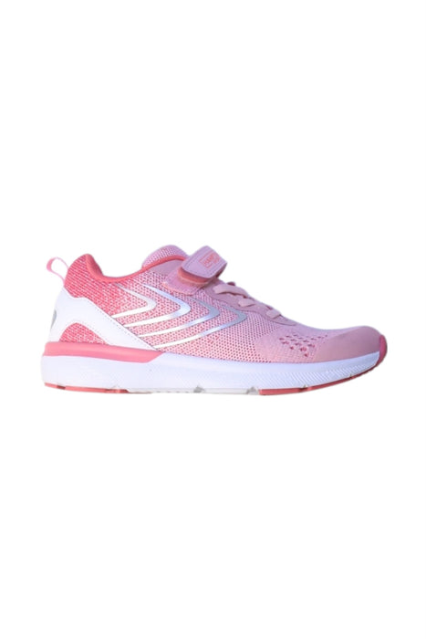 A Pink Sneakers from Hampton Sports in size 9Y for girl. (Front View)