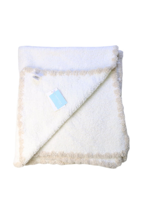 A White Blankets from Kashwére in size O/S for girl. (Back View)