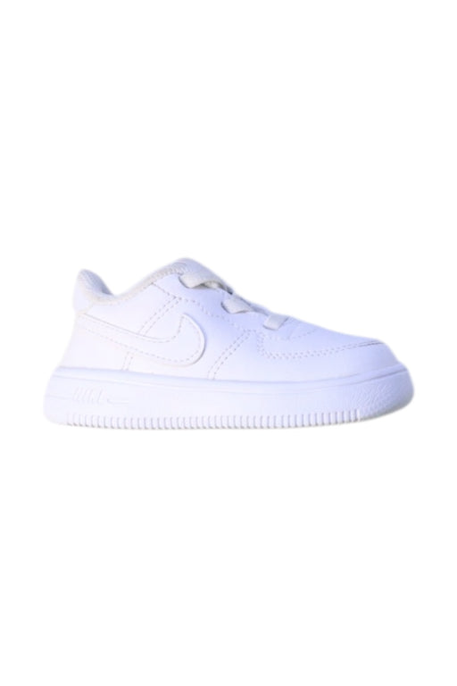 A White Sneakers from Nike in size 12-18M for boy. (Front View)