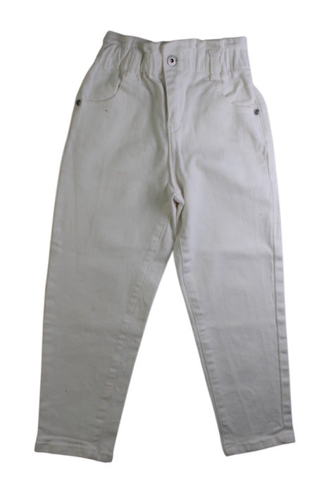 A White Jeans from Seed in size 6T for girl. (Front View)