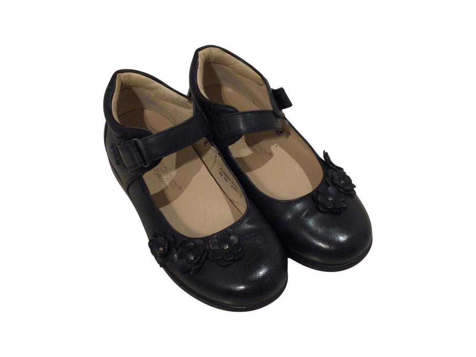 A Black Flats from Dr. Kong in size 7Y for girl. (Front View)