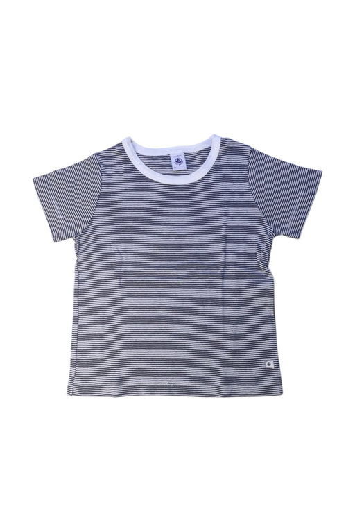 A Grey Short Sleeve T Shirts from Petit Bateau in size 6T for boy. (Front View)