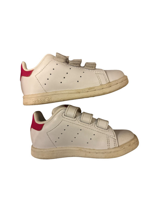 A White Sneakers from Adidas in size 18-24M for neutral. (Front View)