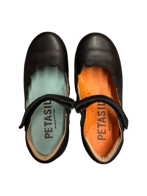 A Black Flats from Petasil in size 5T for girl. (Front View)