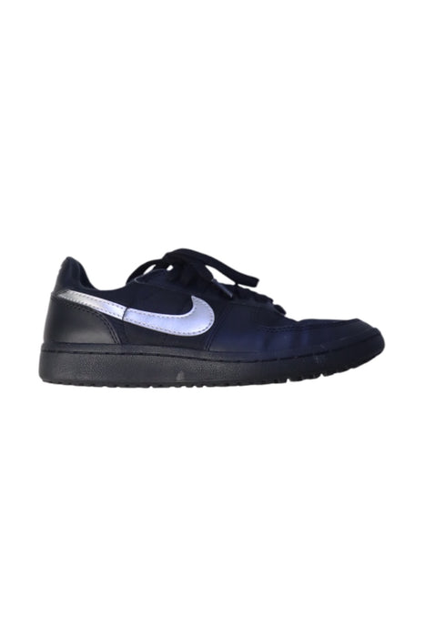 A Black Sneakers from Nike in size 11Y for boy. (Front View)