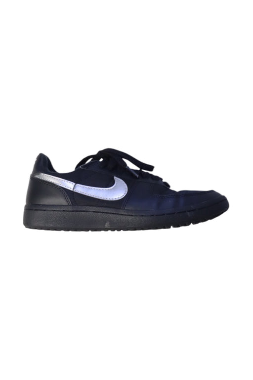 A Black Sneakers from Nike in size 11Y for boy. (Front View)