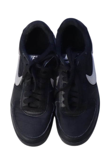 A Black Sneakers from Nike in size 11Y for boy. (Back View)