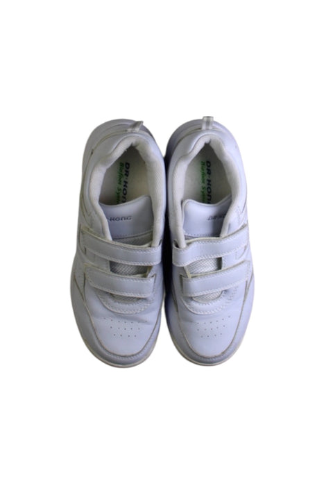 A White Sneakers from Dr. Kong in size 12Y for neutral. (Back View)