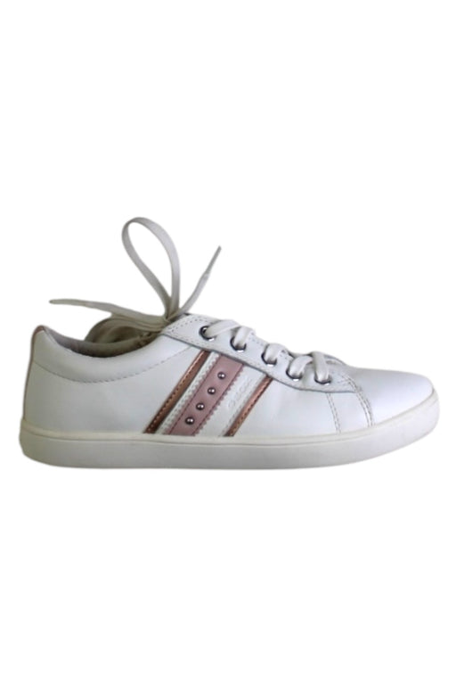 A White Sneakers from Geox in size 9Y for girl. (Front View)