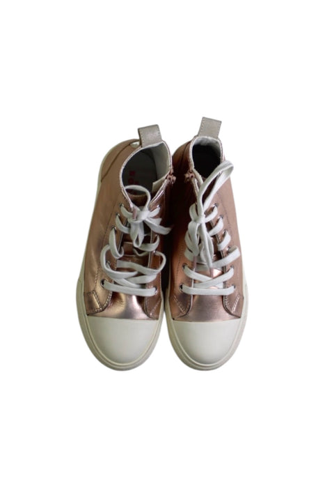 A Metallic Sneakers from Boden in size 9Y for girl. (Back View)