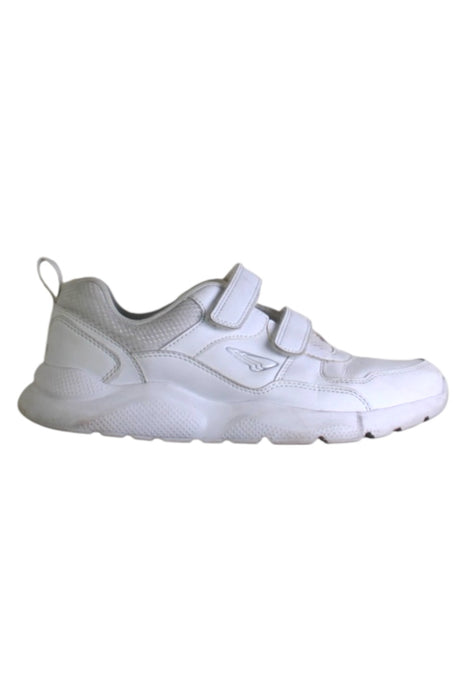 A White Sneakers from Dr. Kong in size 12Y for neutral. (Front View)