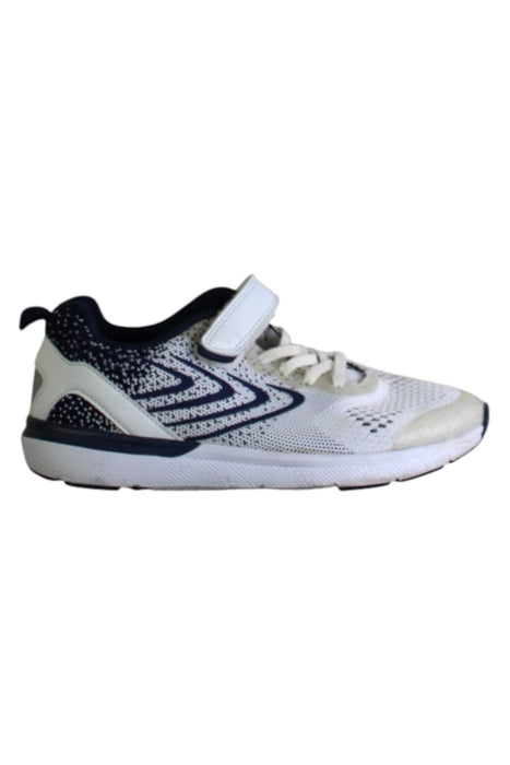 A White Sneakers from Hampton Sports in size 12Y for boy. (Front View)