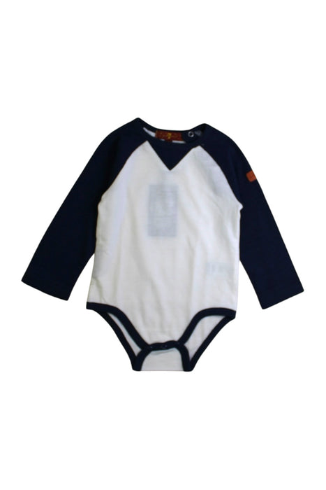 A White Long Sleeve Bodysuits from 7 For All Mankind in size 6-12M for boy. (Front View)