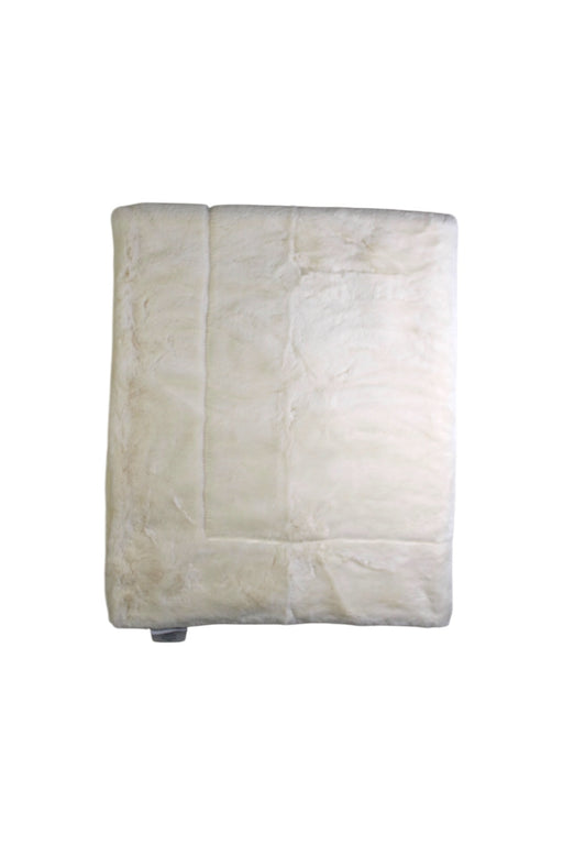 A Ivory Blankets from Mon Ami in size O/S for neutral. (Front View)