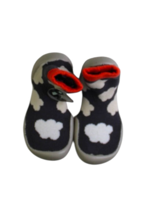 A Black Slippers from Collegien in size 4T for maternity. (Back View)