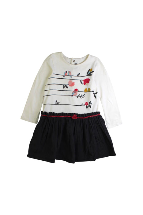 A White Long Sleeve Dresses from Catimini in size 2T for girl. (Front View)