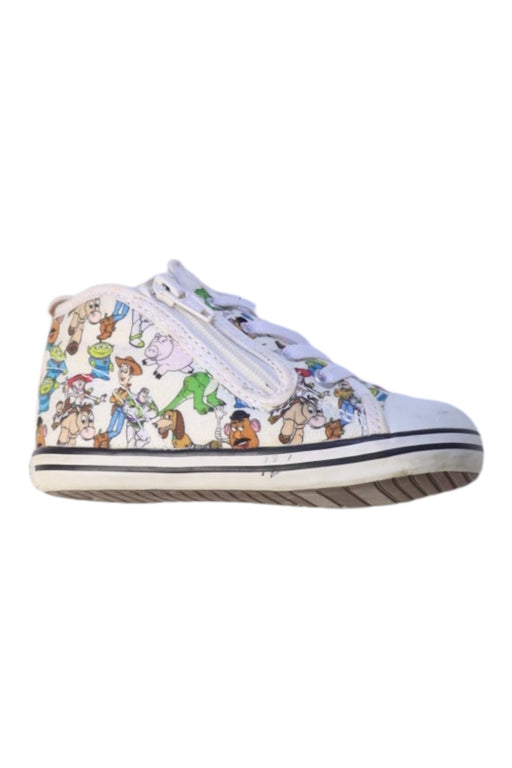 A Multicolour Sneakers from Converse in size 18-24M for boy. (Front View)
