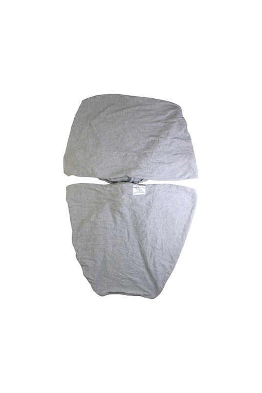 A Grey Baby Carriers from Baby K'tan in size 0-3M for neutral. (Front View)