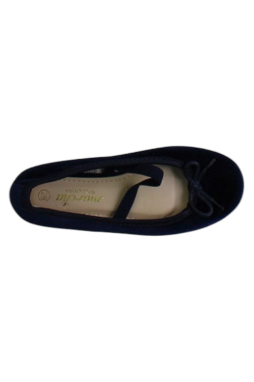A Navy Flats from Marcha Ballerina in size 5T for girl. (Front View)