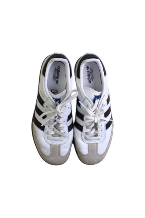 A White Sneakers from Adidas in size 9Y for neutral. (Back View)