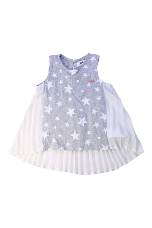 A Grey Sleeveless Tops from X-girl in size 2T for girl. (Front View)