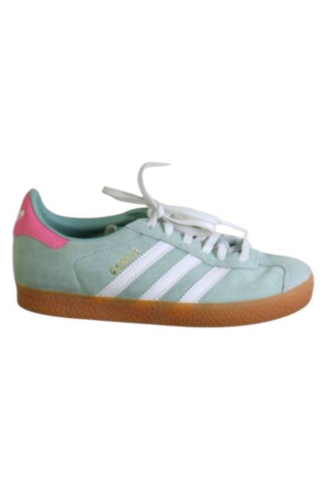 A Green Sneakers from Adidas in size 7Y for girl. (Front View)