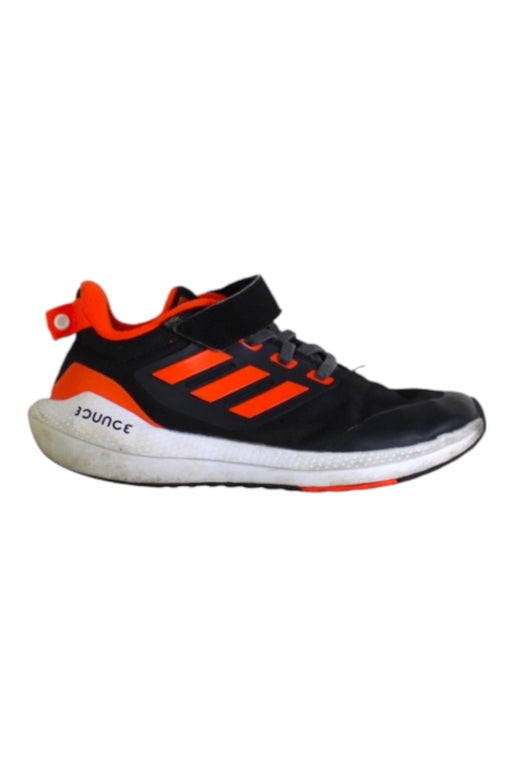 A Black Sneakers from Adidas in size 6T for boy. (Front View)