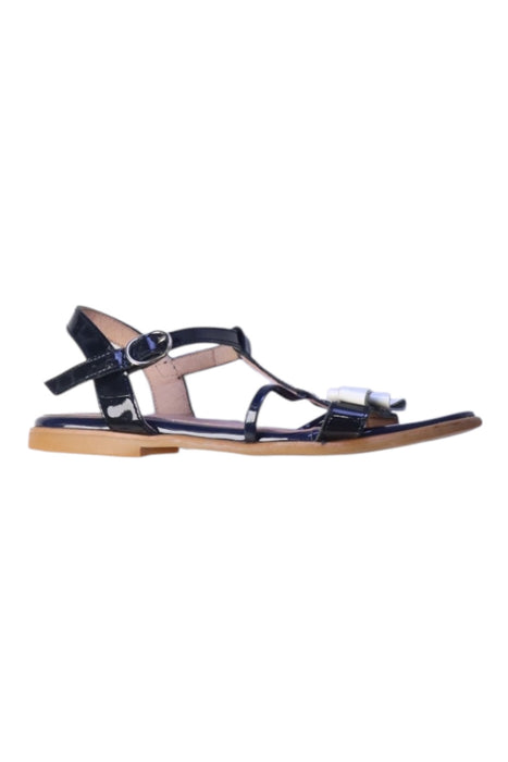 A Black Sandals from Jacadi in size 6T for girl. (Front View)