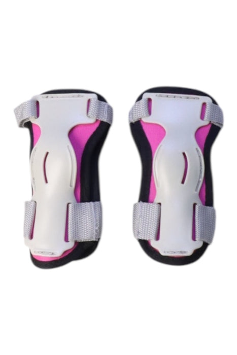 A White Scooters Rollerblades & Skateboards from Globber in size O/S for girl. (Back View)