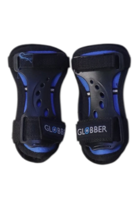 A Black Scooters Rollerblades & Skateboards from Globber in size O/S for girl. (Front View)