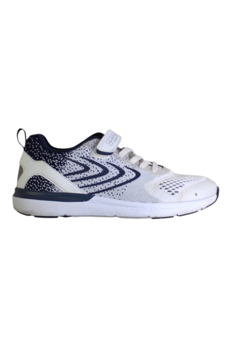 A White Sneakers from Hampton Sports in size 13Y for boy. (Front View)
