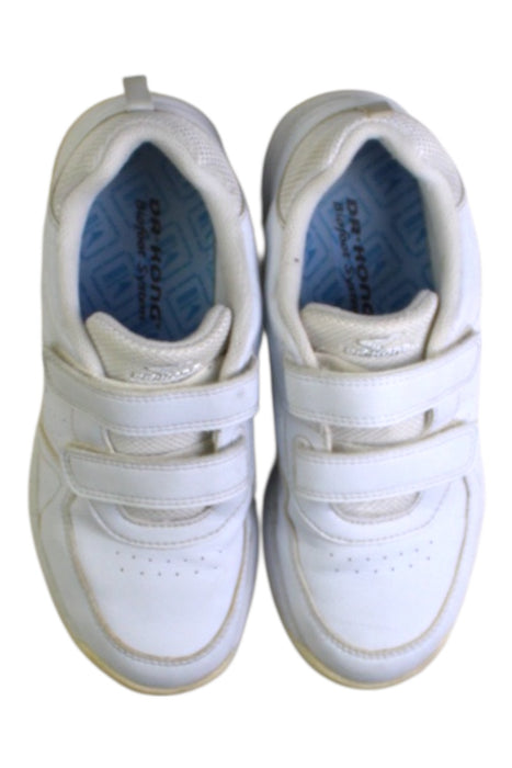 A White Sneakers from Dr. Kong in size 11Y for neutral. (Back View)