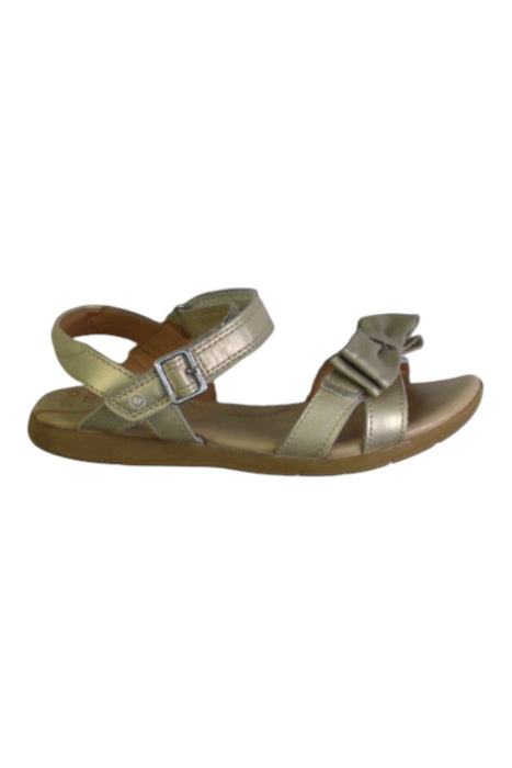 A Gold Sandals from Stride Rite in size 7Y for girl. (Front View)