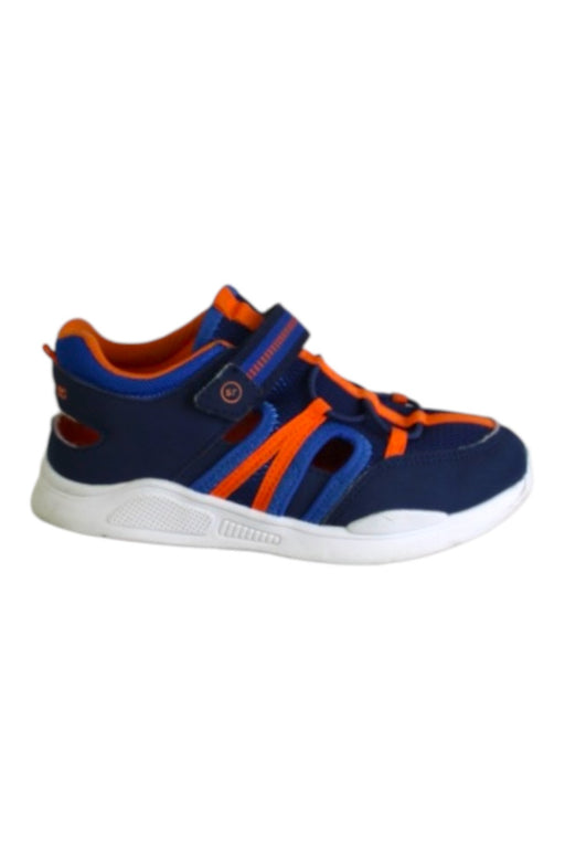A Navy Sneakers from Stride Rite in size 5T for boy. (Front View)