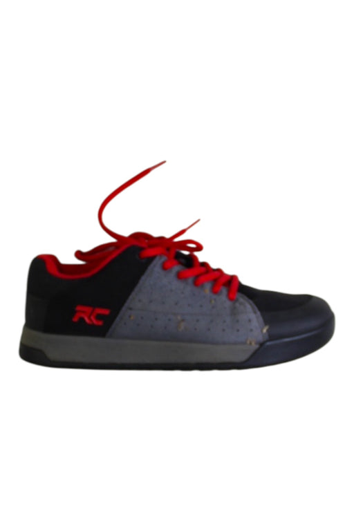 A Black Sneakers from Ride Concepts in size 12Y for boy. (Front View)