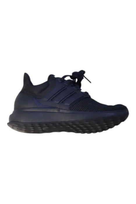 A Black Sneakers from Adidas in size 6T for boy. (Front View)