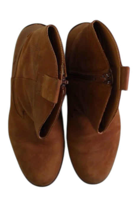 A Brown Casual Boots from Nanos in size 10Y for girl. (Back View)
