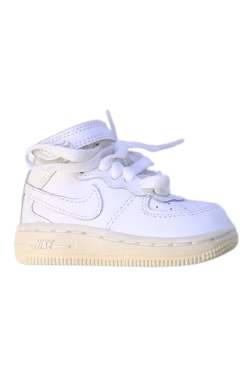 A White Sneakers from Nike in size 6-12M for boy. (Front View)